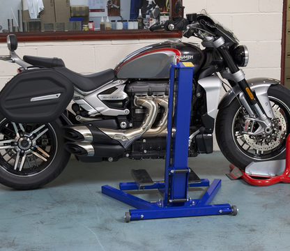 THE SUPER STRONG MOTORCYCLE LIFT